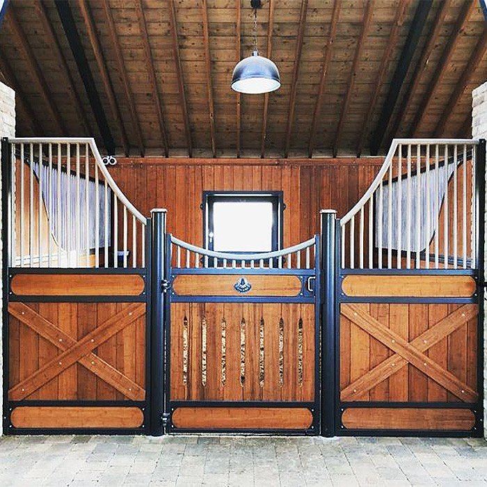 customized barn stalls for horses supplier